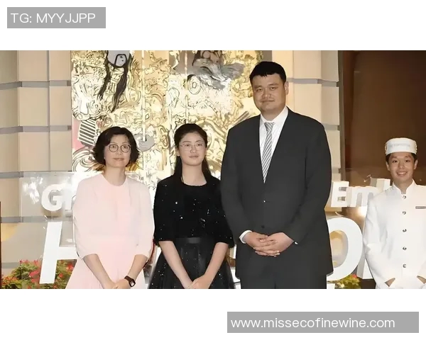 小姚明长高的成长之路与篮球梦想的追逐故事