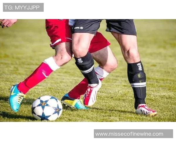 足球明星脚踝手术背后的故事与复出之路的挑战与希望