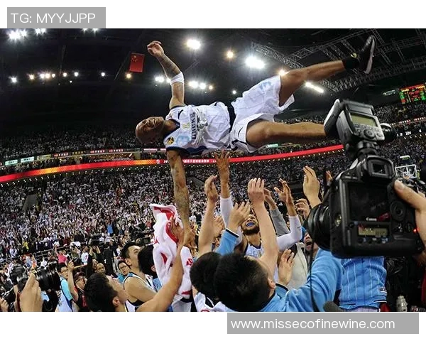 篮球明星圈的风云变幻与传奇故事揭示运动背后的拼搏与荣耀